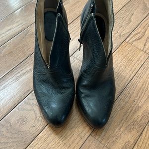 Vintage Frye Harlow bootie